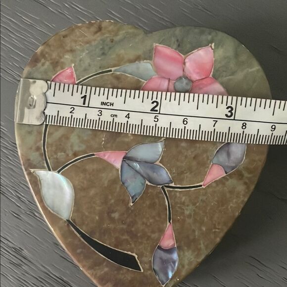 Heart-Shaped Floral Stone Trinket Box - Picture 6 of 7